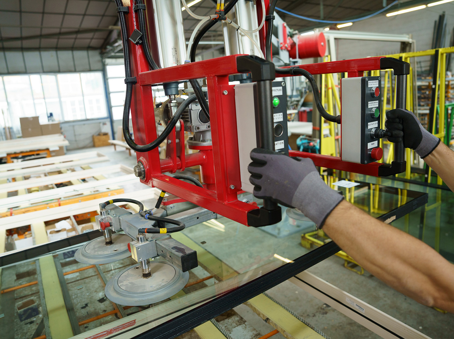 veralugroupe-verre-et-bois-manufacture